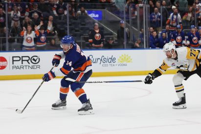 article image - Penguins Islanders Hockey